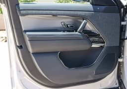 Land Rover Range Rover Sport SE P360 2026 — side view