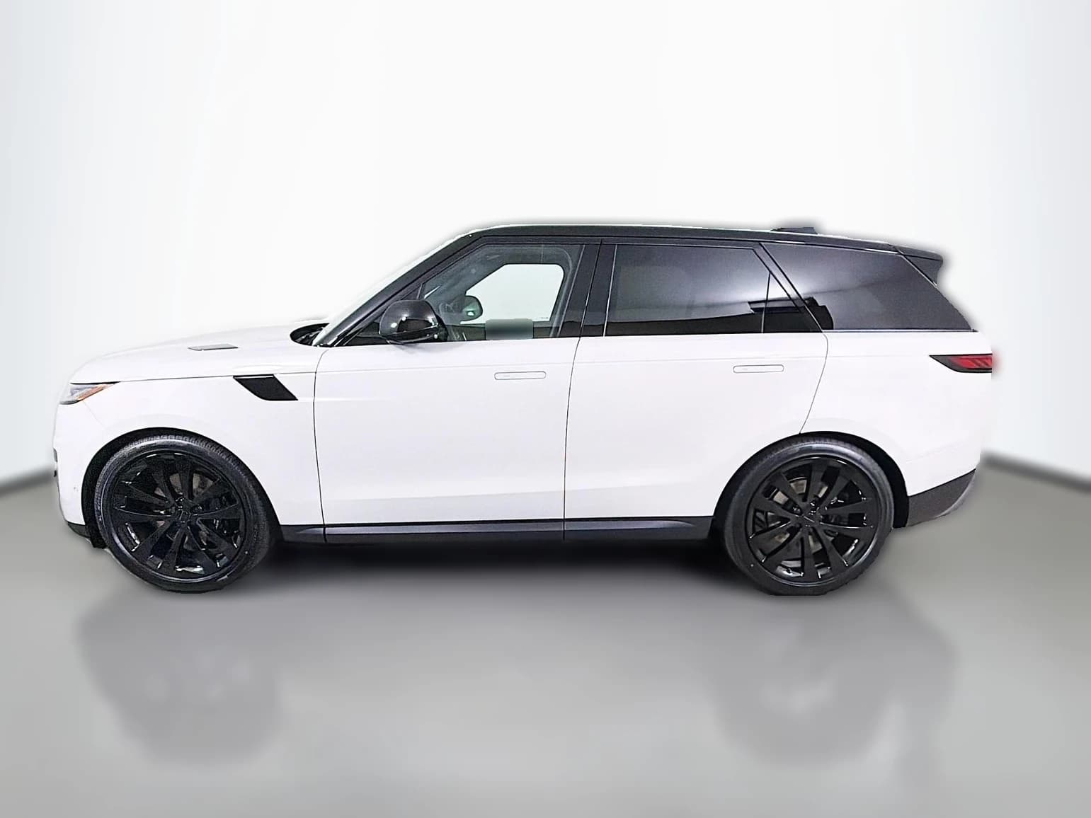 Land Rover Range Rover Sport SE P360 2026 — side view