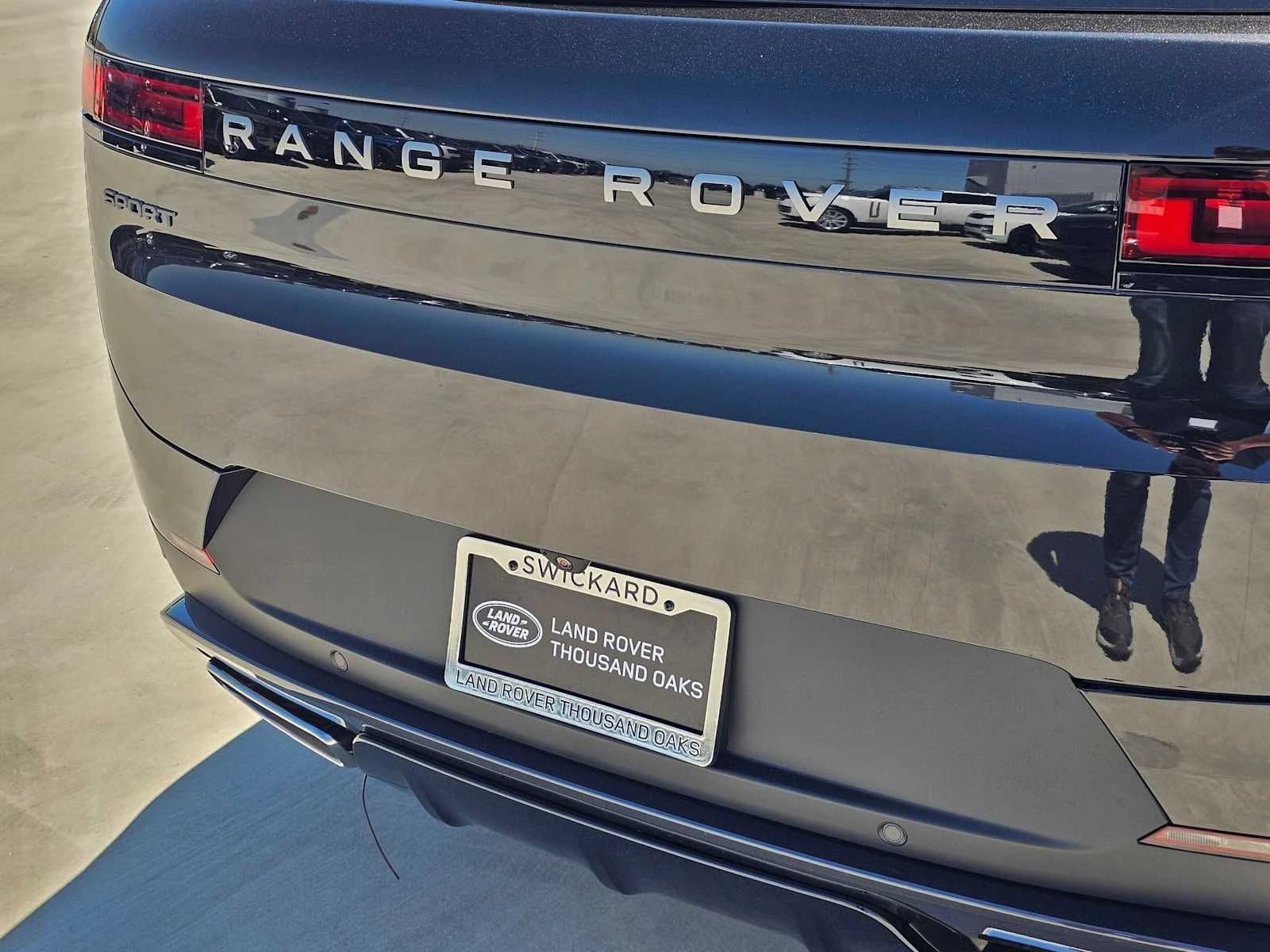 Land Rover Range Rover Sport SE P360 2026 — side view