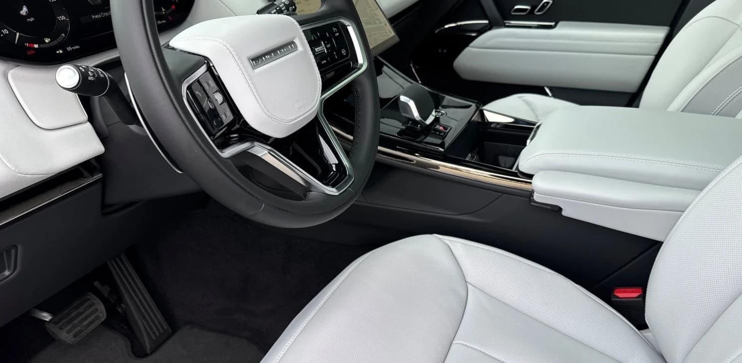 Land Rover Range Rover Sport SE P360 2026 — side view