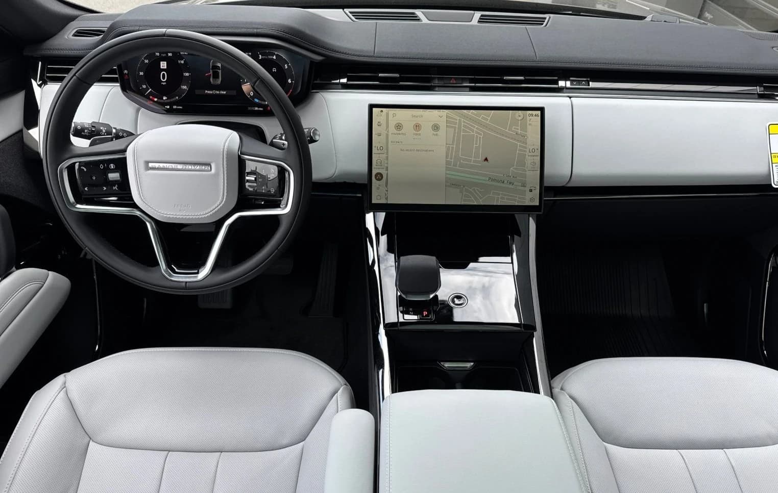 Land Rover Range Rover Sport SE P360 2026 — side view