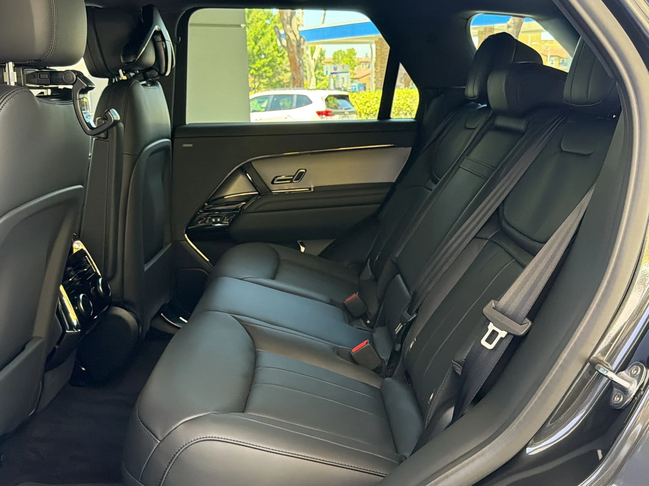 Land Rover Range Rover Sport SE P360 2026 — side view