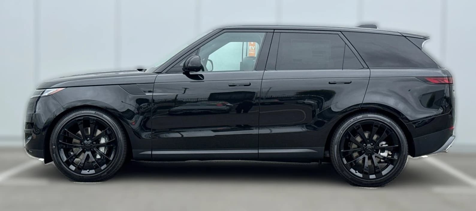 Land Rover Range Rover Sport SE P360 2026 — side view