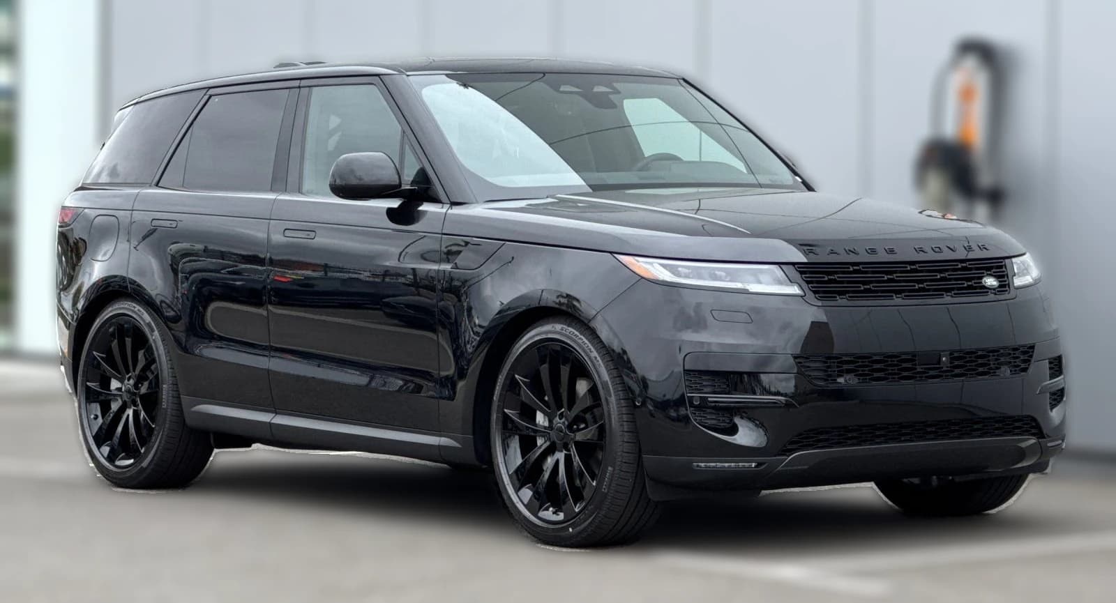 Land Rover Range Rover Sport SE P360 2026 — side view