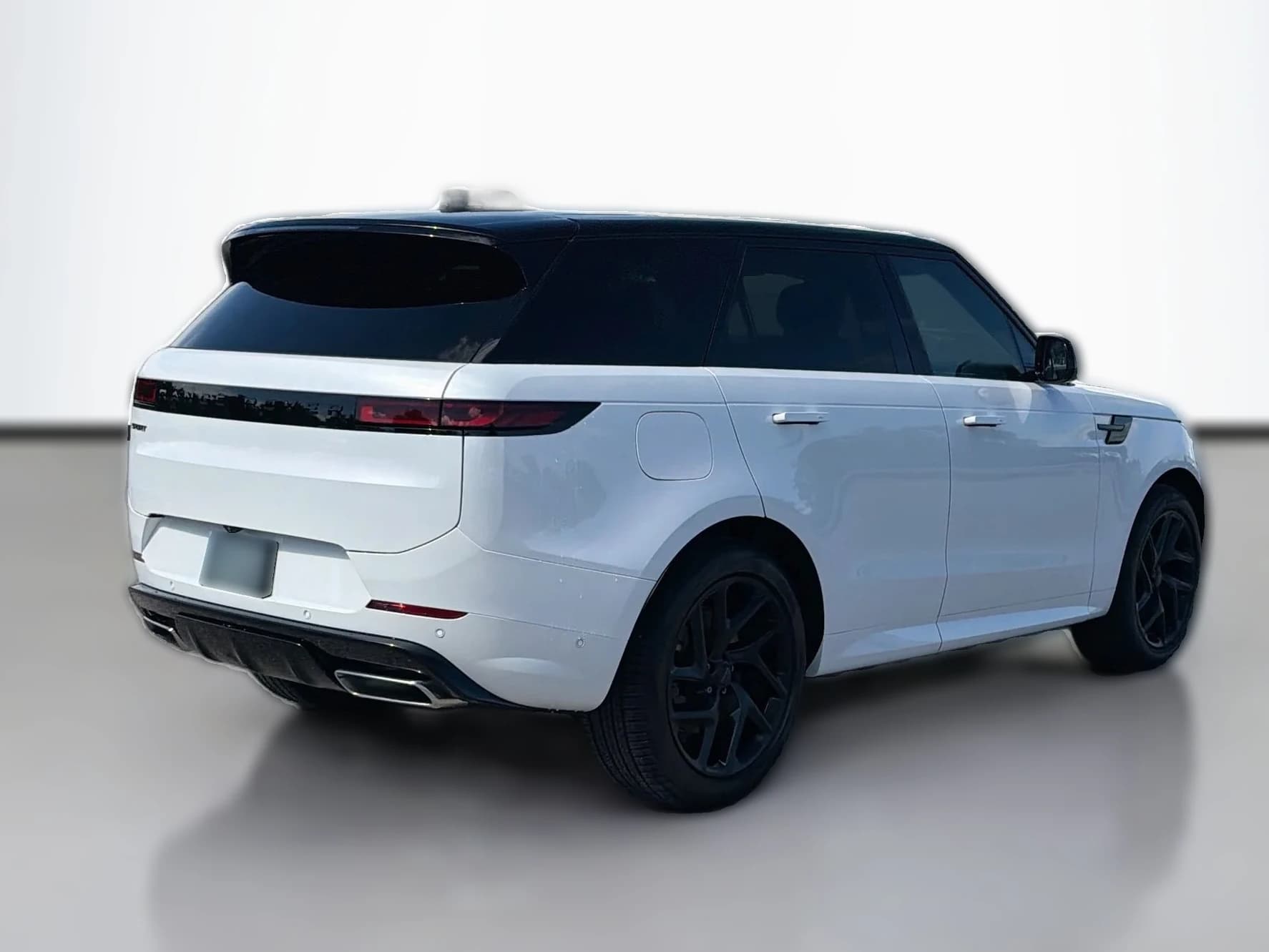 Land Rover Range Rover Sport Battersea Edition P550e 2027 — side view