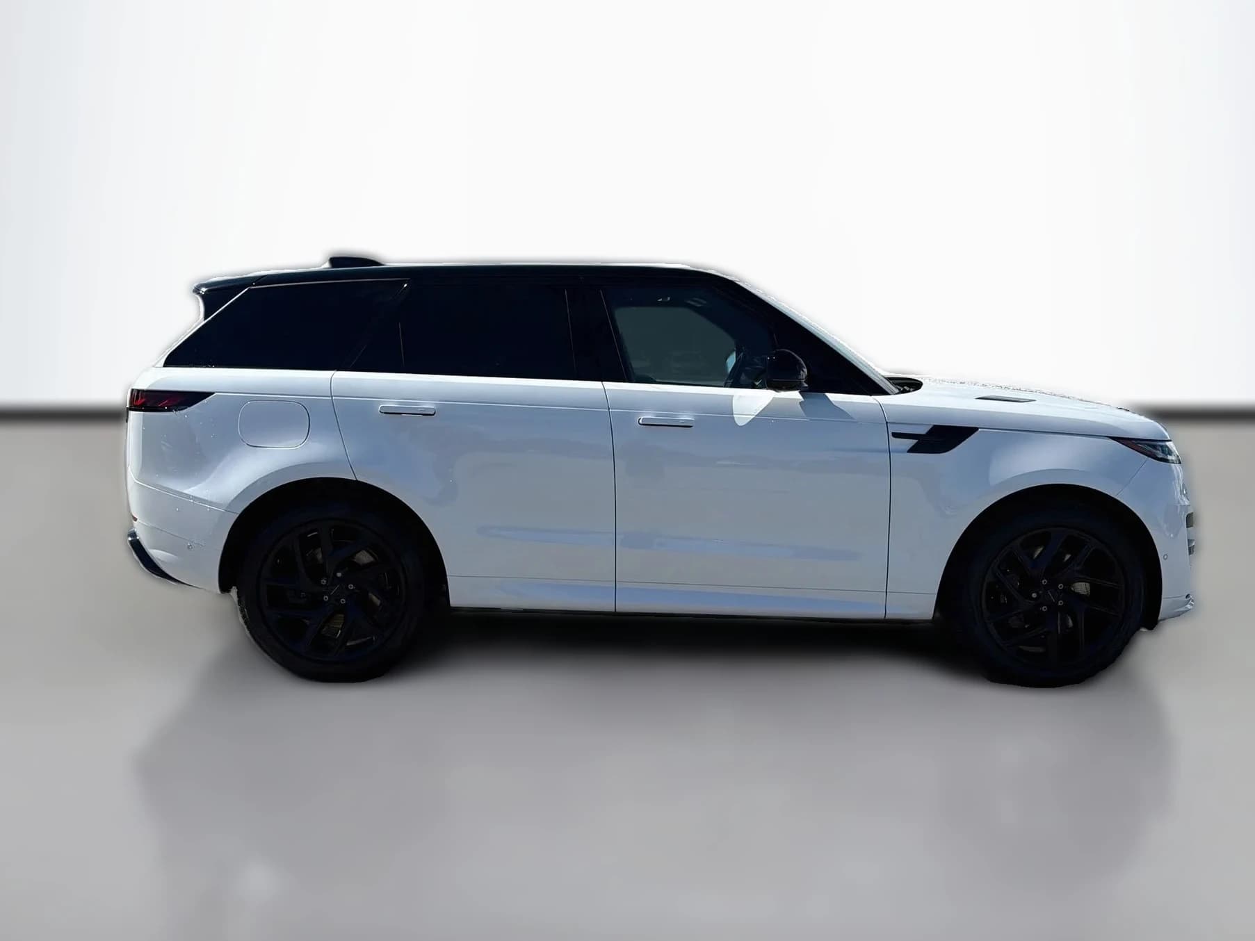 Land Rover Range Rover Sport Battersea Edition P550e 2027 — side view