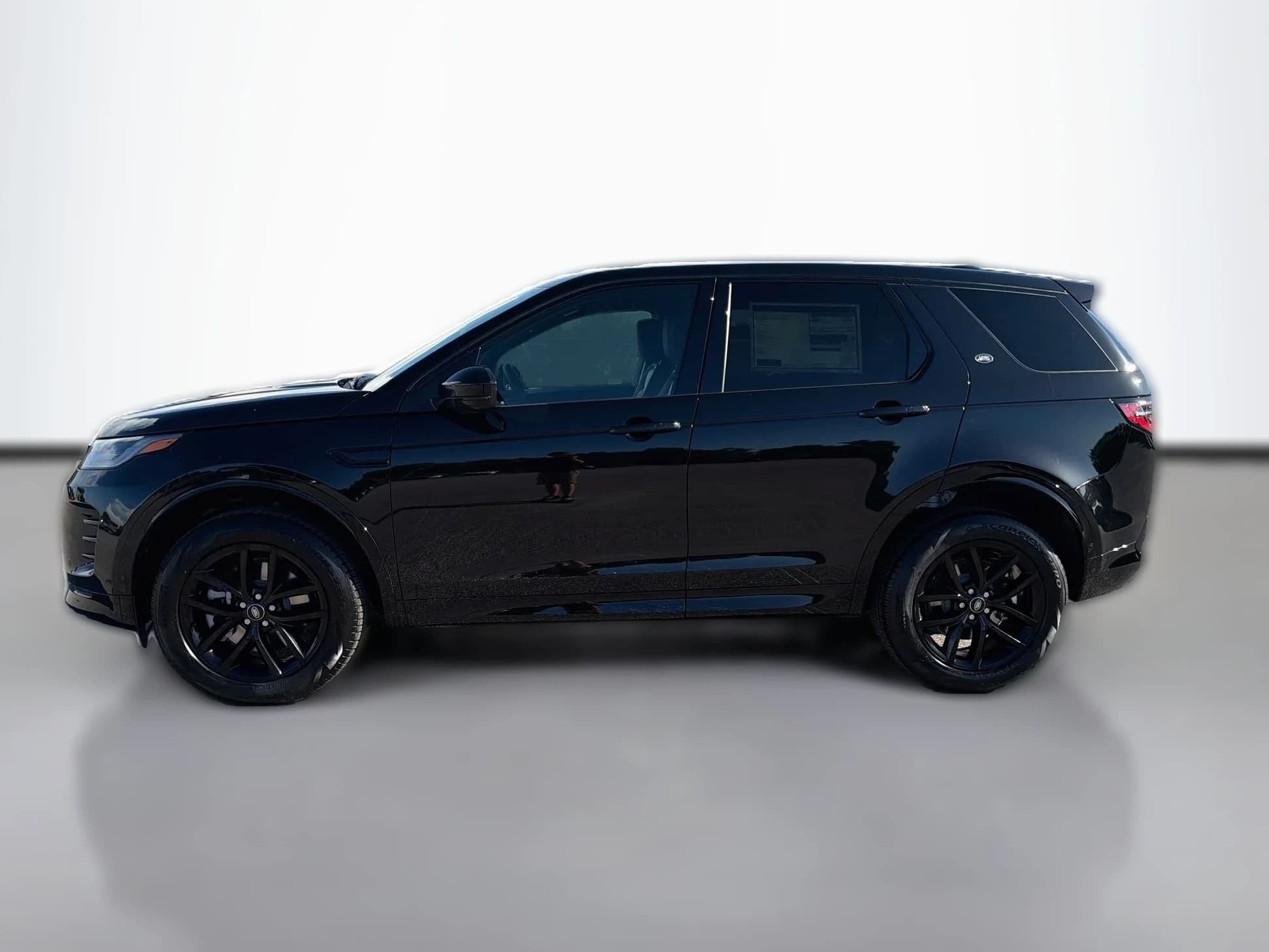 Land Rover Discovery Sport Landmark 4WD 2026 — side view