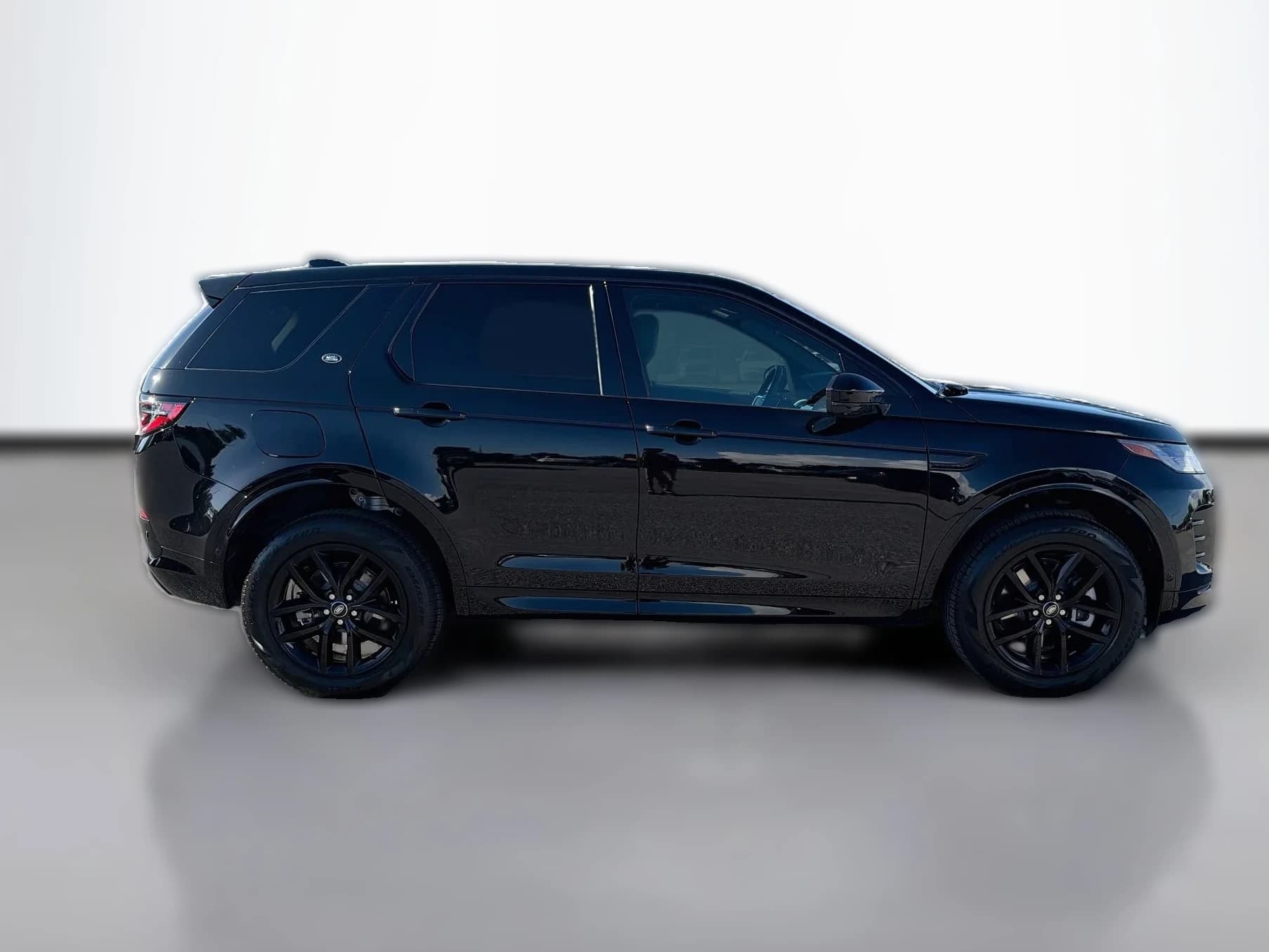 Land Rover Discovery Sport Landmark 4WD 2026 — side view