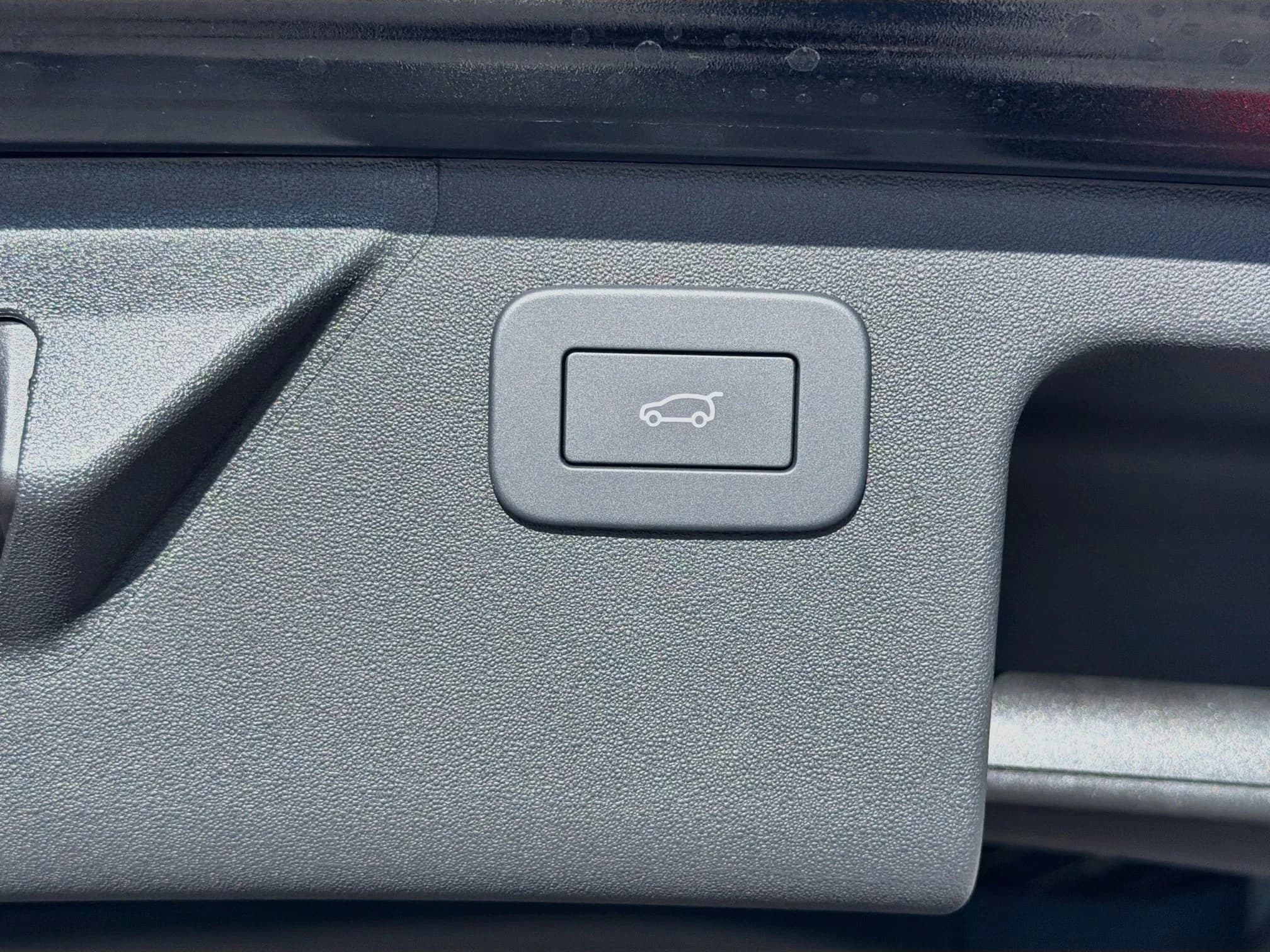 Land Rover Discovery Sport Landmark 4WD 2026 — side view