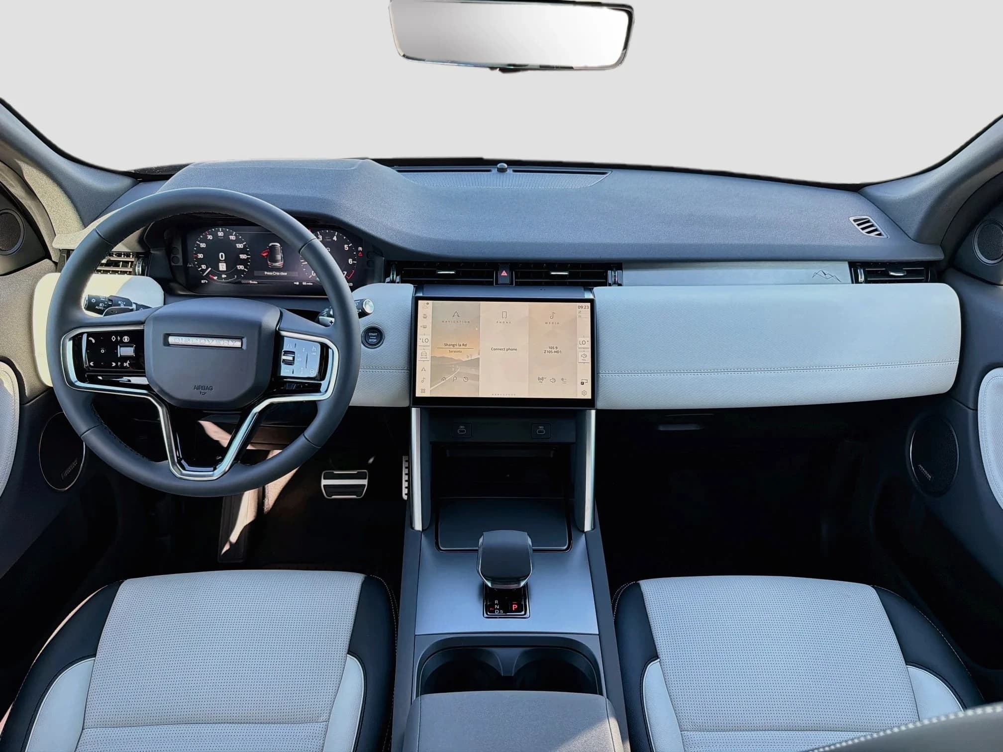 Land Rover Discovery Sport Landmark 4WD 2026 — side view