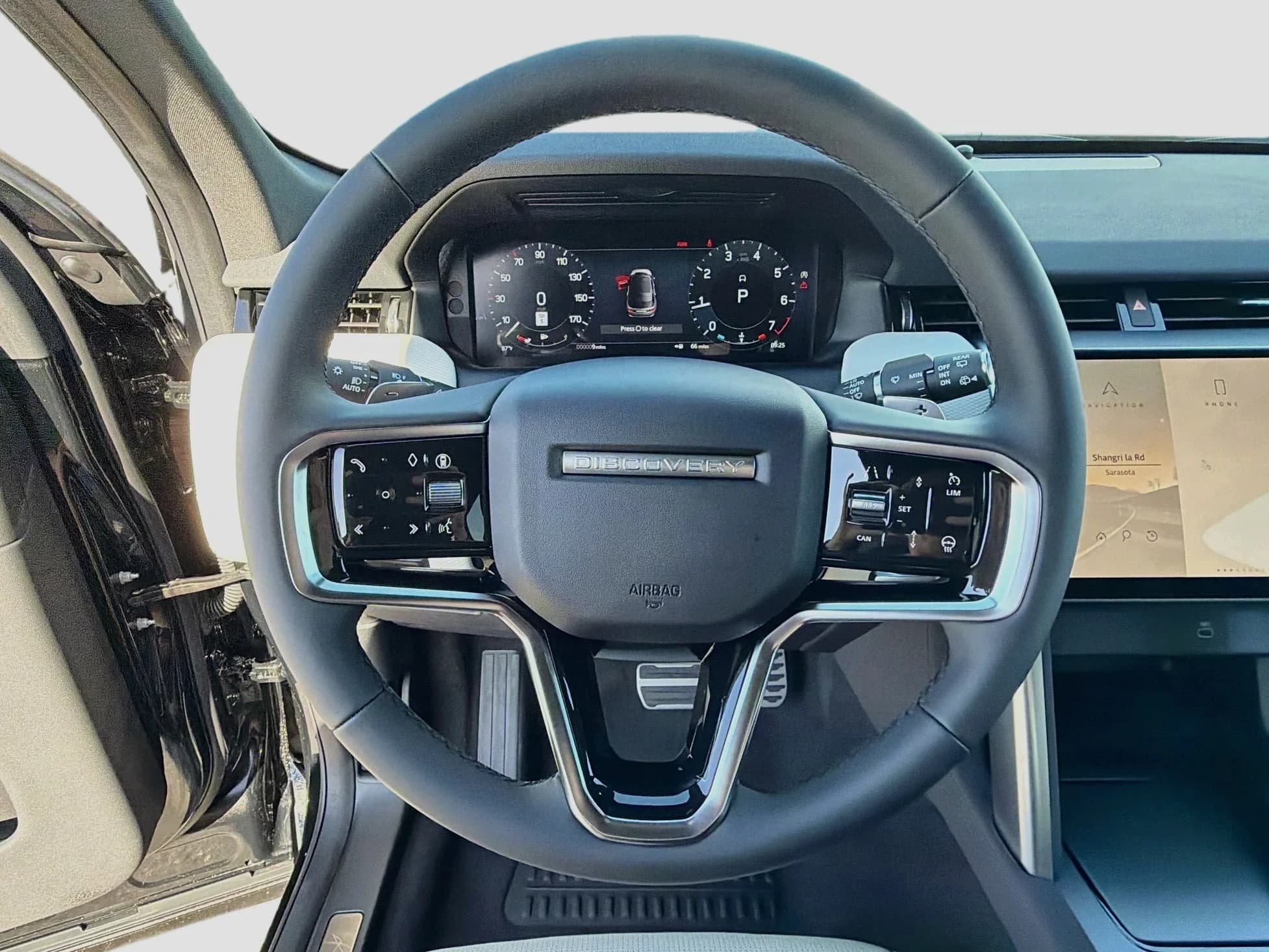 Land Rover Discovery Sport Landmark 4WD 2026 — side view