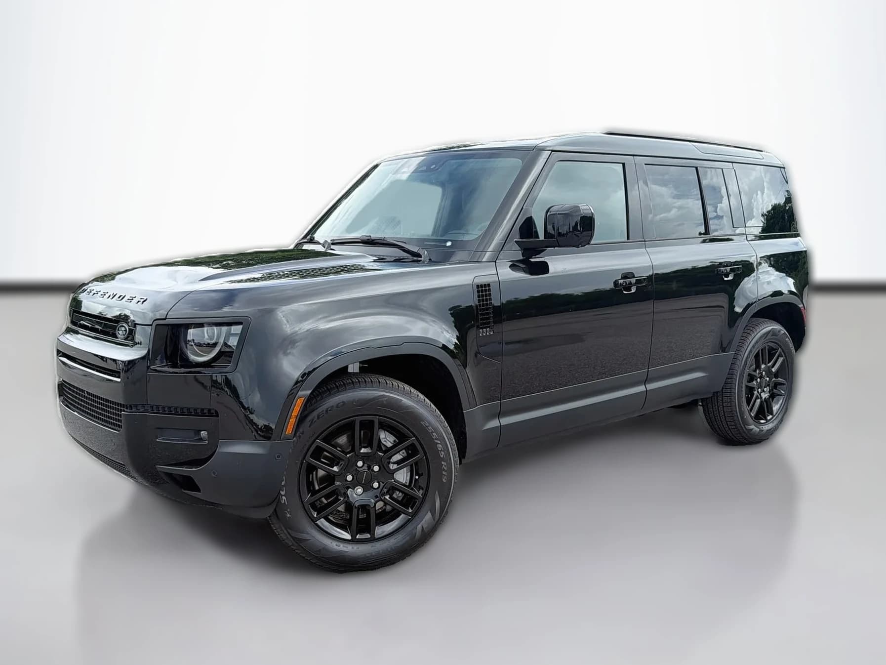 Land Rover Defender S 110 P300 2026 — side view