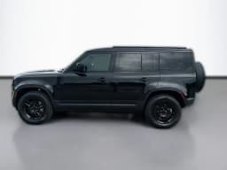 Land Rover Defender S 110 P300 2026 — side view