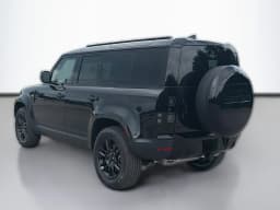 Land Rover Defender S 110 P300 2026 — side view
