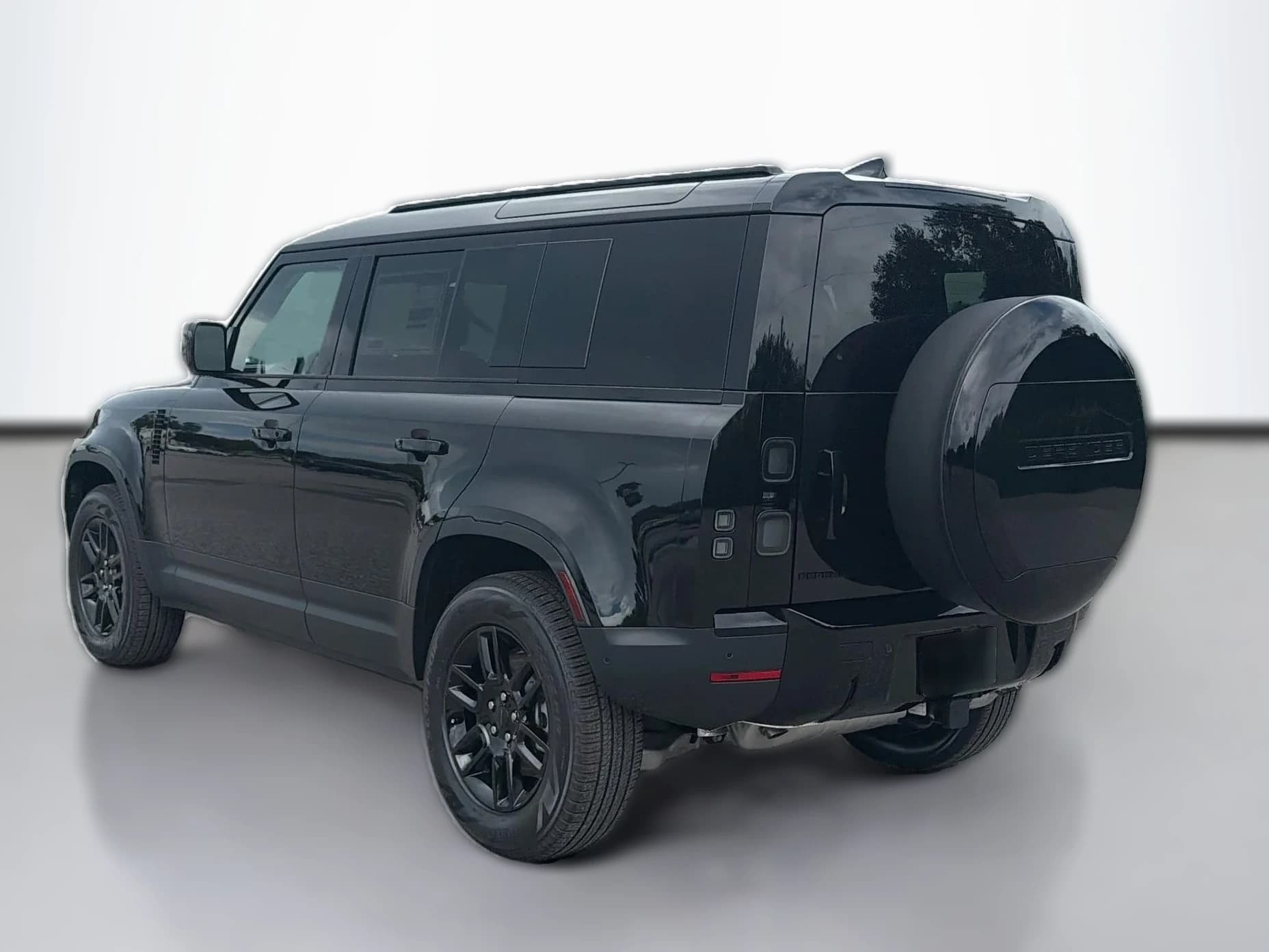Land Rover Defender S 110 P300 2026 — side view