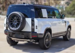 Land Rover Defender S 110 P300 2026 — side view