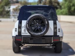 Land Rover Defender S 110 P300 2026 — side view