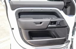 Land Rover Defender S 110 P300 2026 — side view