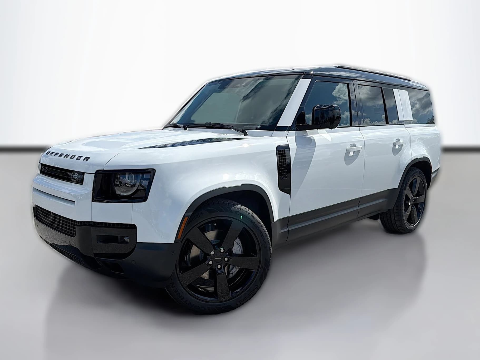 Land Rover Defender S 130 P300 2026 — side view