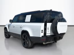Land Rover Defender S 130 P300 2026 — side view