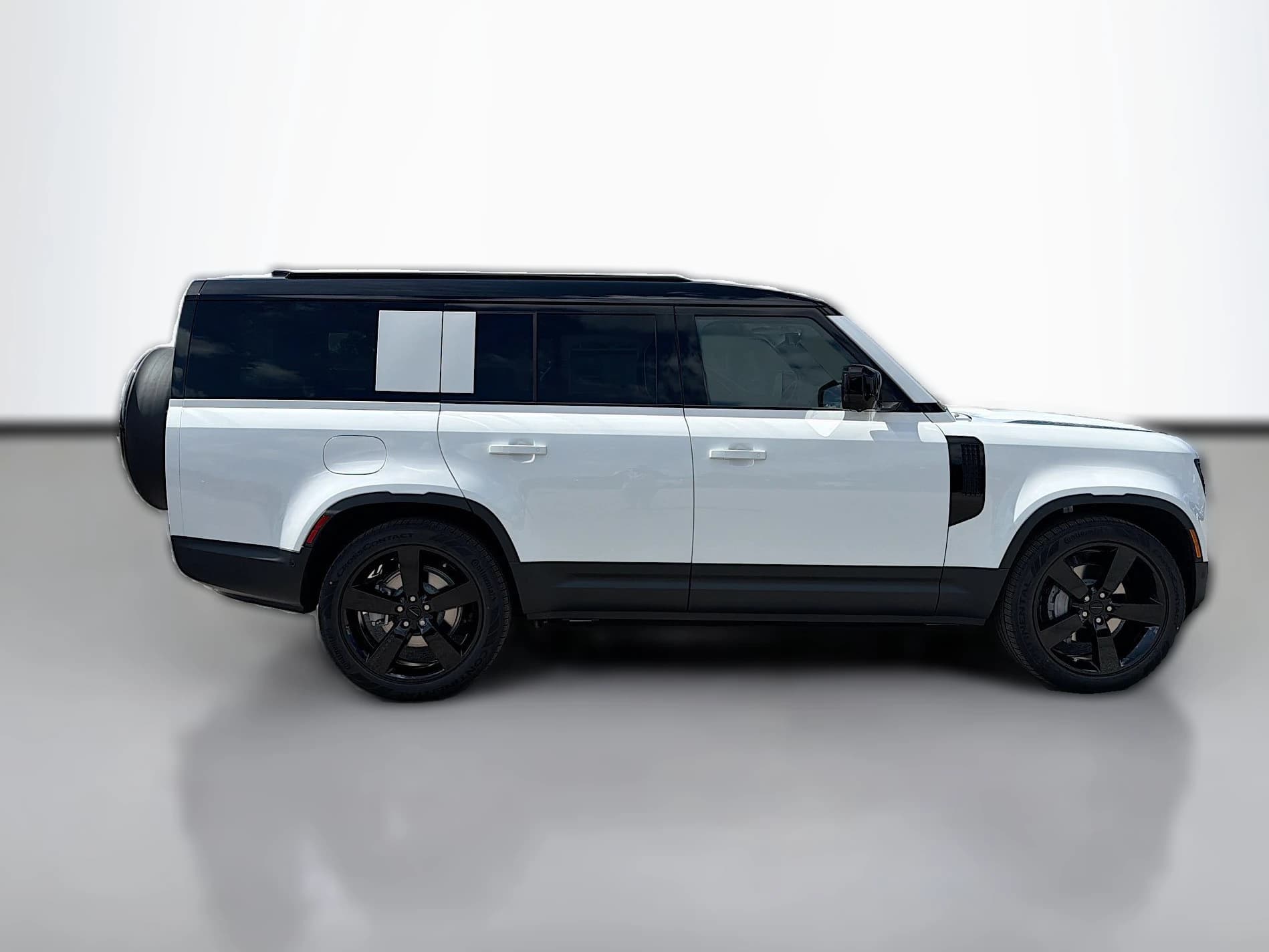 Land Rover Defender S 130 P300 2026 — side view