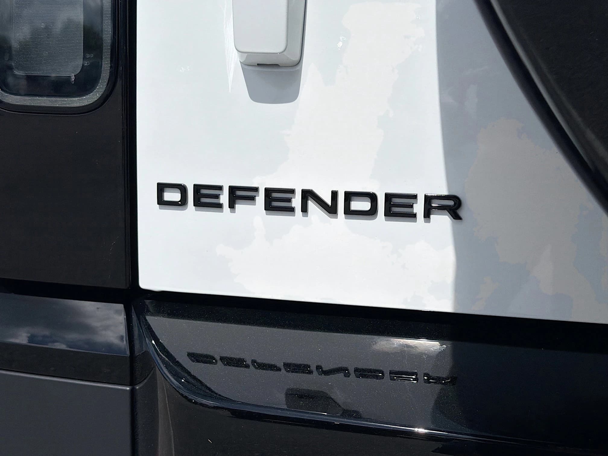 Land Rover Defender S 130 P300 2026 — side view