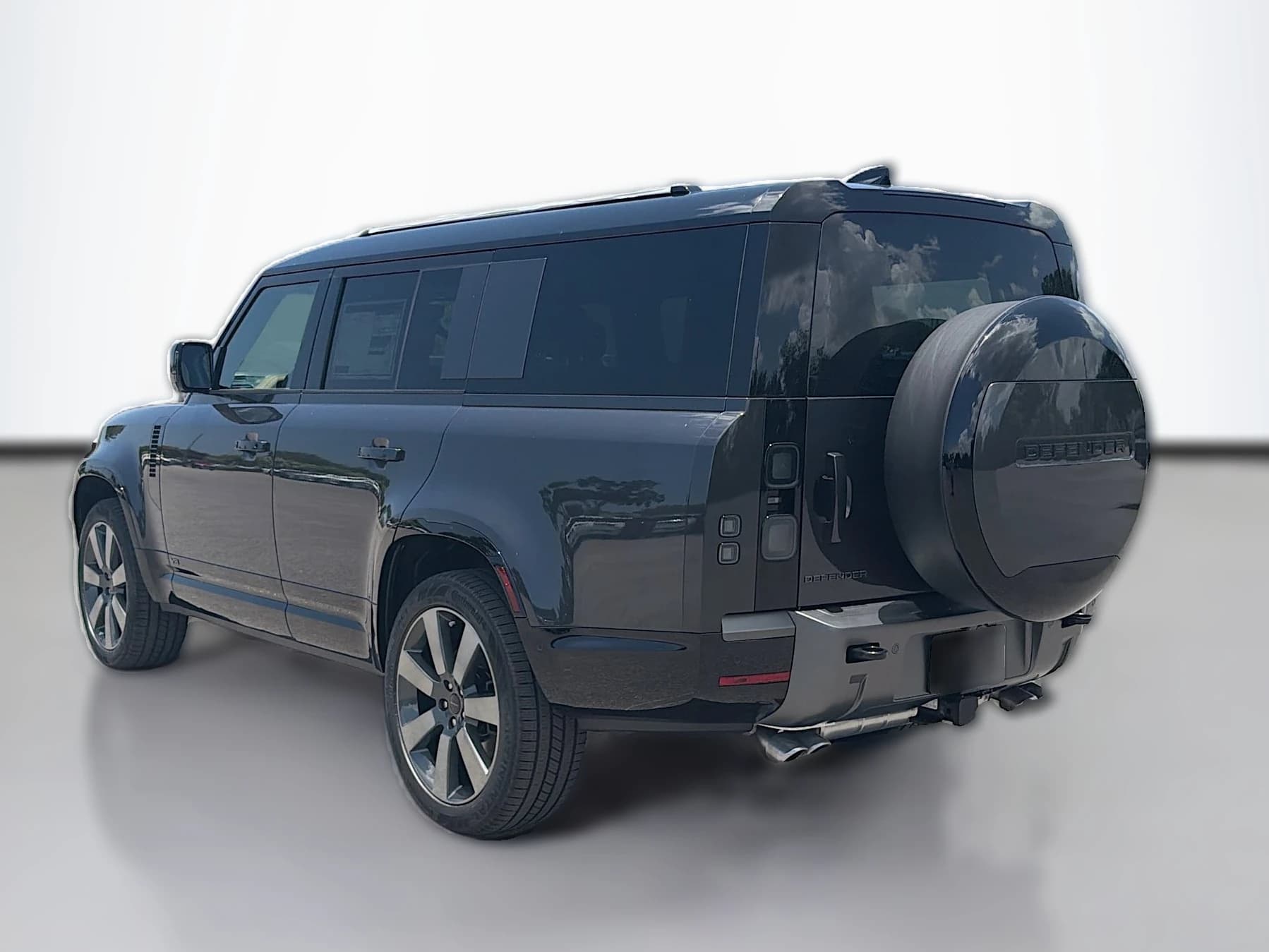 Land Rover Defender V8 130 P500 2026 — side view