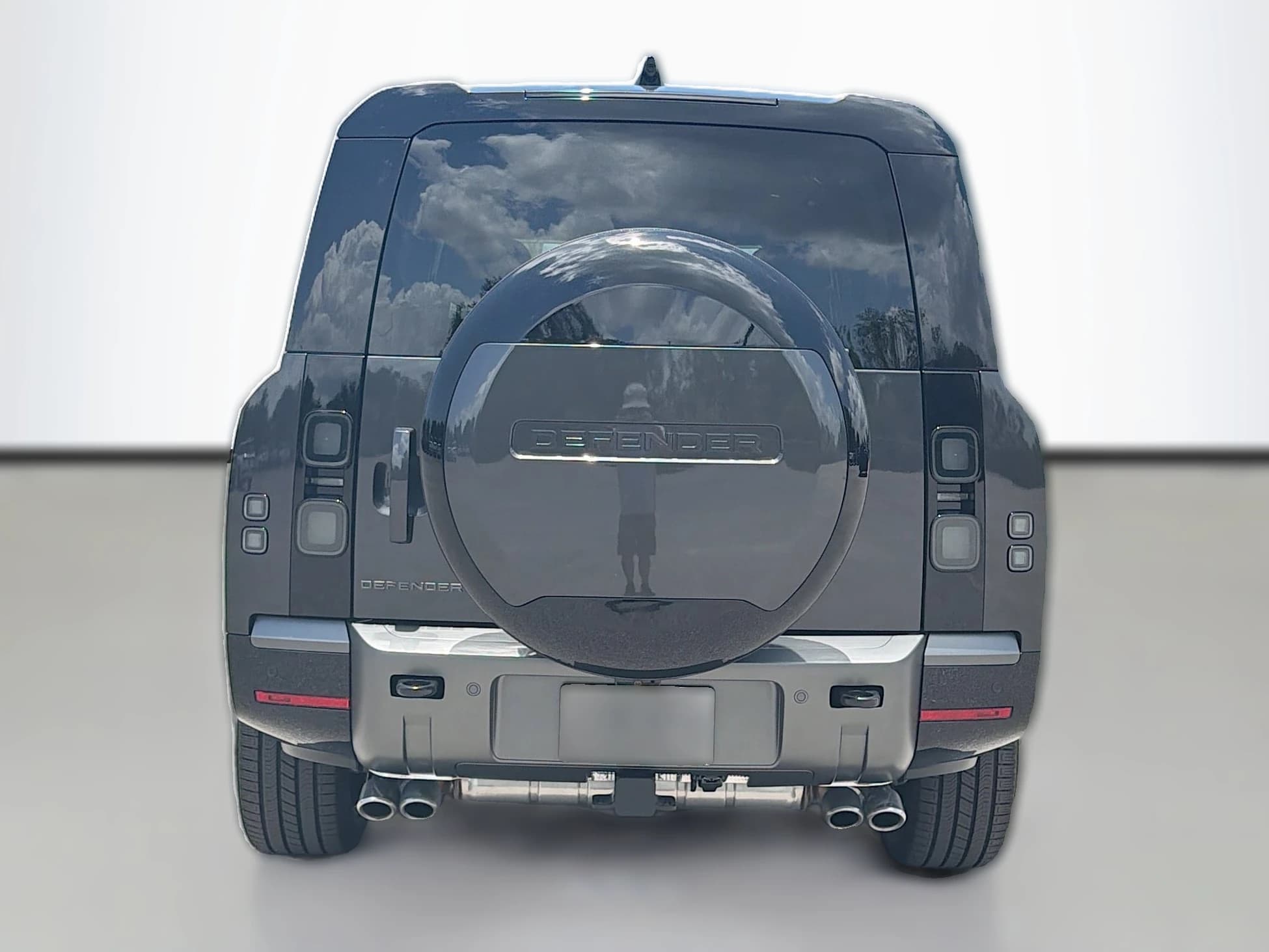 Land Rover Defender V8 130 P500 2026 — side view