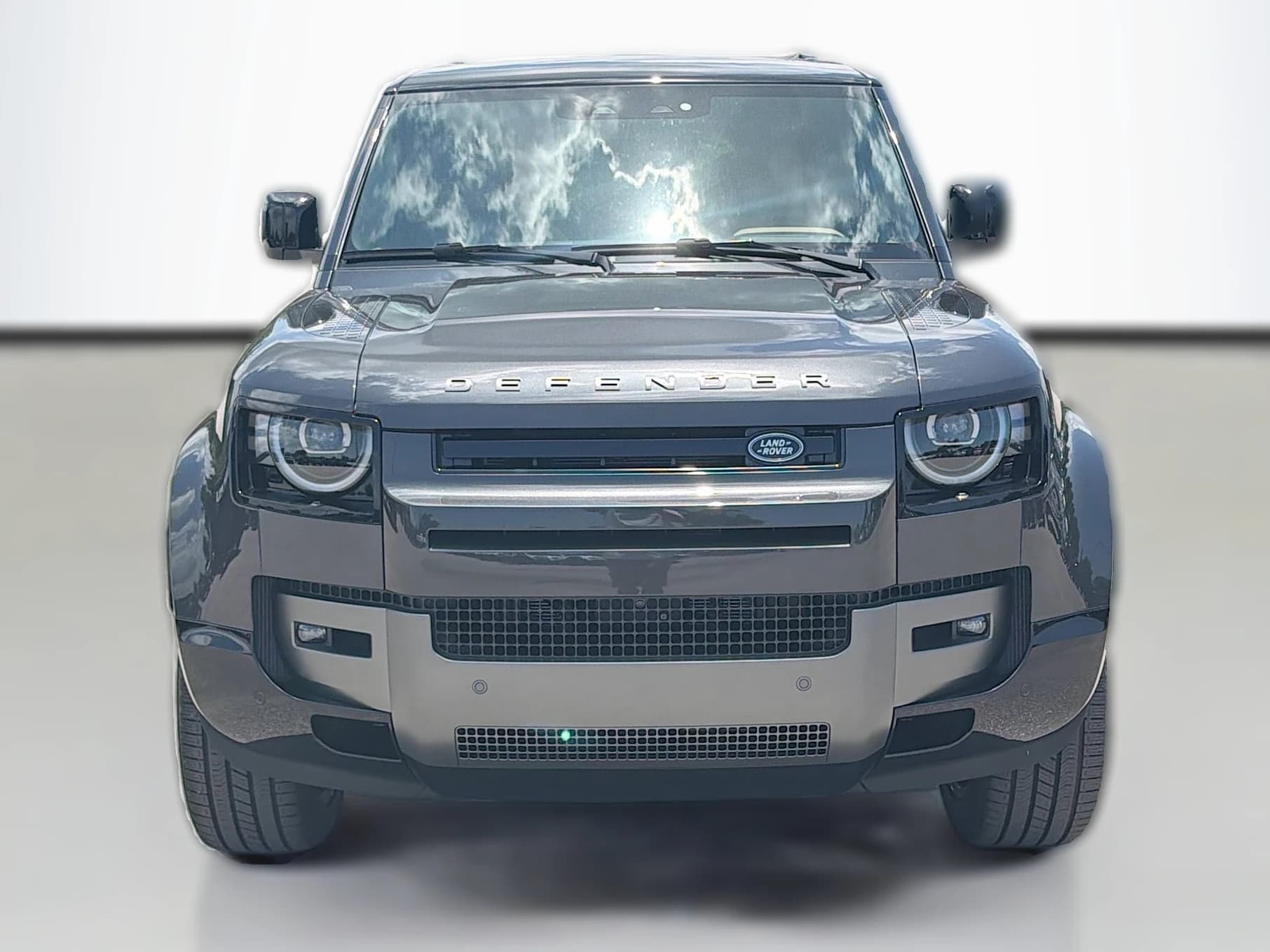Land Rover Defender V8 130 P500 2026 — side view