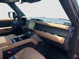 Land Rover Defender V8 130 P500 2026 — side view
