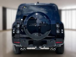 Land Rover Defender V8 130 P500 2025 — side view