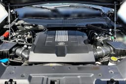 Land Rover Defender V8 130 P500 2025 — side view