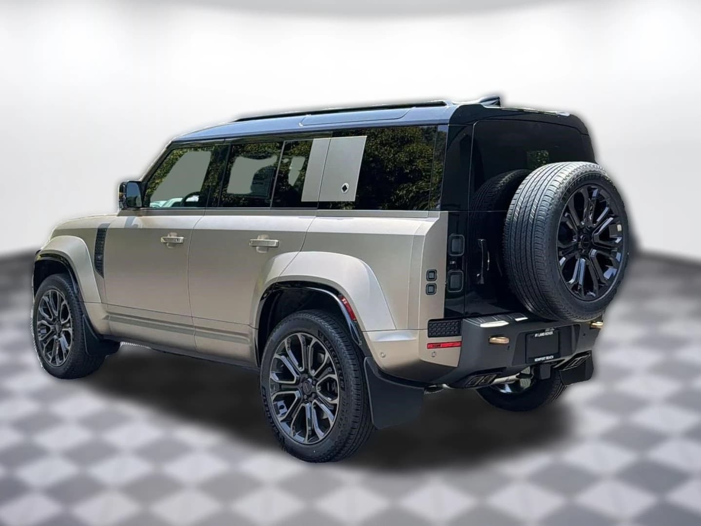 Land Rover Defender OCTA 110 P635 2026 — side view