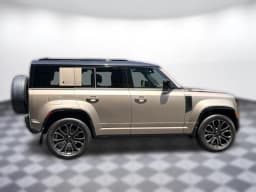 Land Rover Defender OCTA 110 P635 2026 — side view