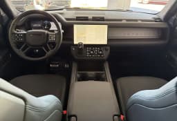 Land Rover Defender OCTA 110 P635 2026 — side view