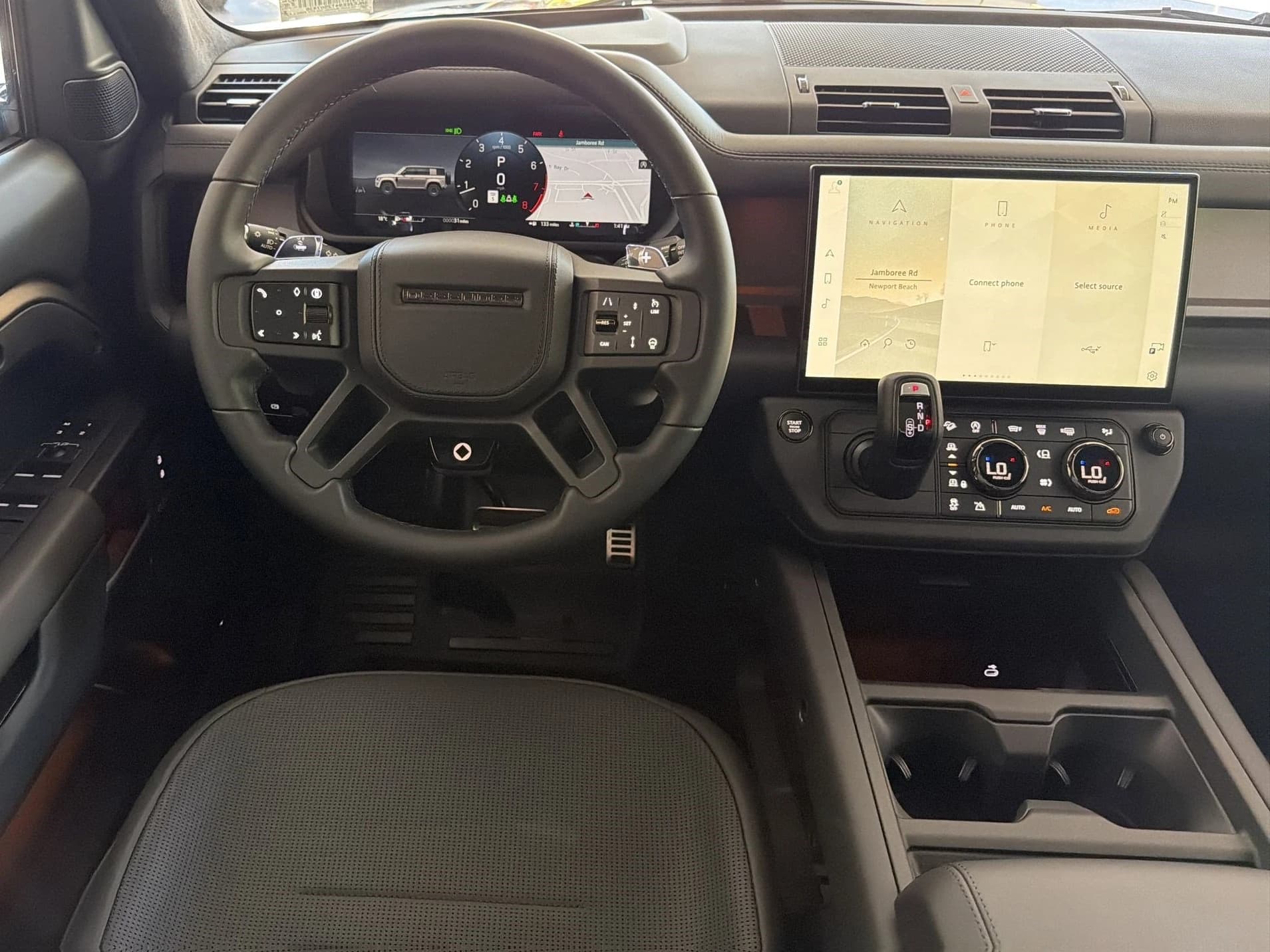Land Rover Defender OCTA 110 P635 2026 — side view
