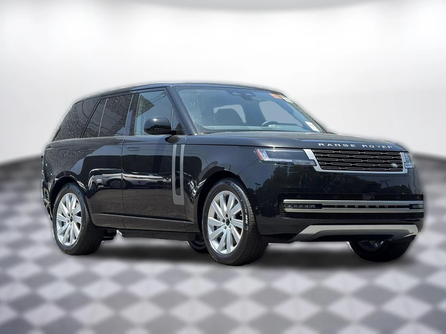Land Rover Range Rover SE P550e SWB 2026 — side view