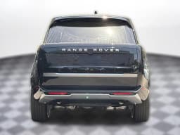 Land Rover Range Rover SE P550e SWB 2026 — side view
