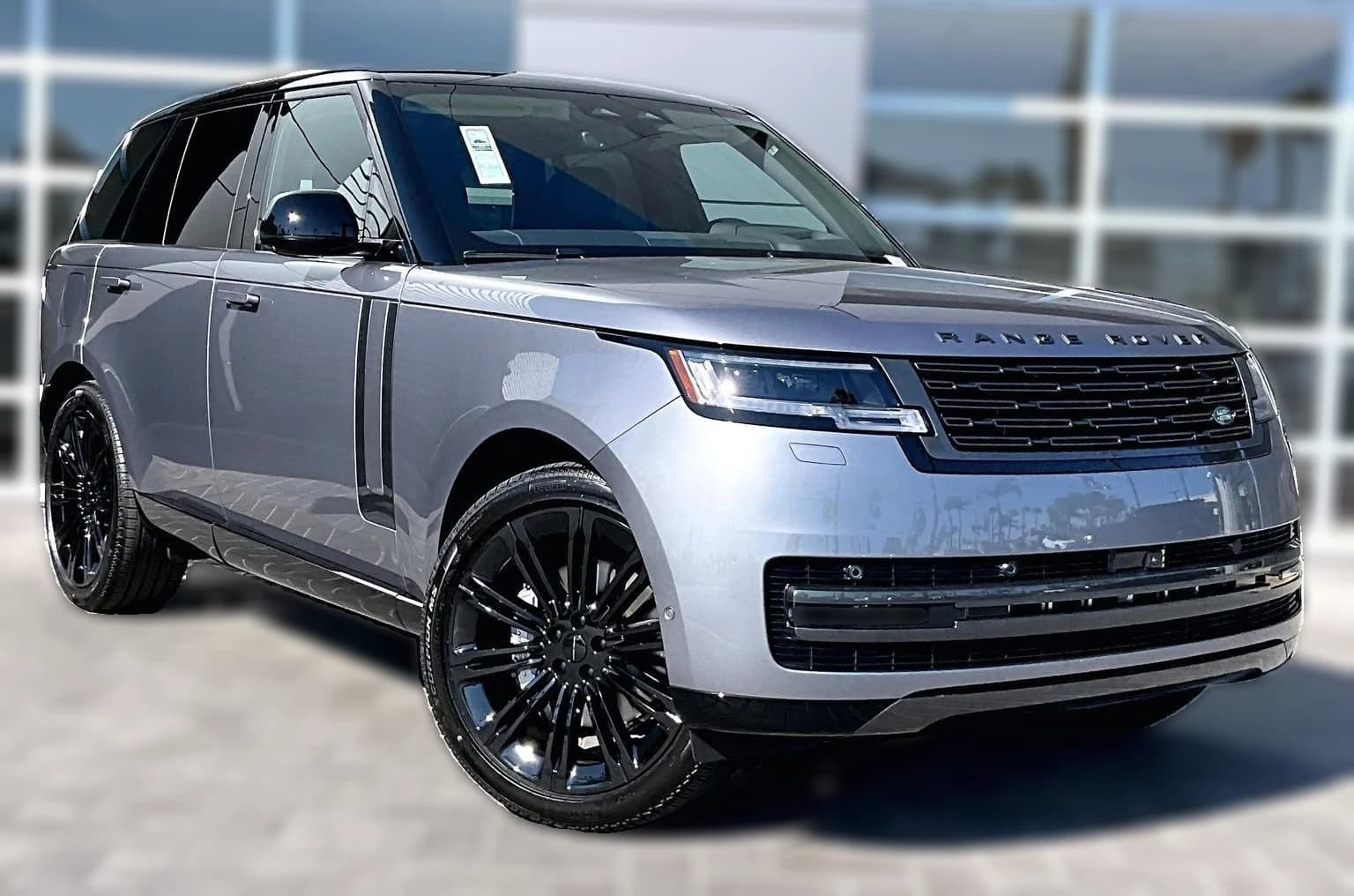 Land Rover Range Rover SE P400 SWB 2026 — side view