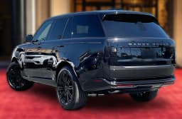 Land Rover Range Rover SE P400 SWB 2026 — side view
