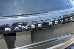 Land Rover Range Rover SE P400 SWB 2026 — side view