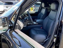Land Rover Range Rover SE P400 SWB 2026 — side view