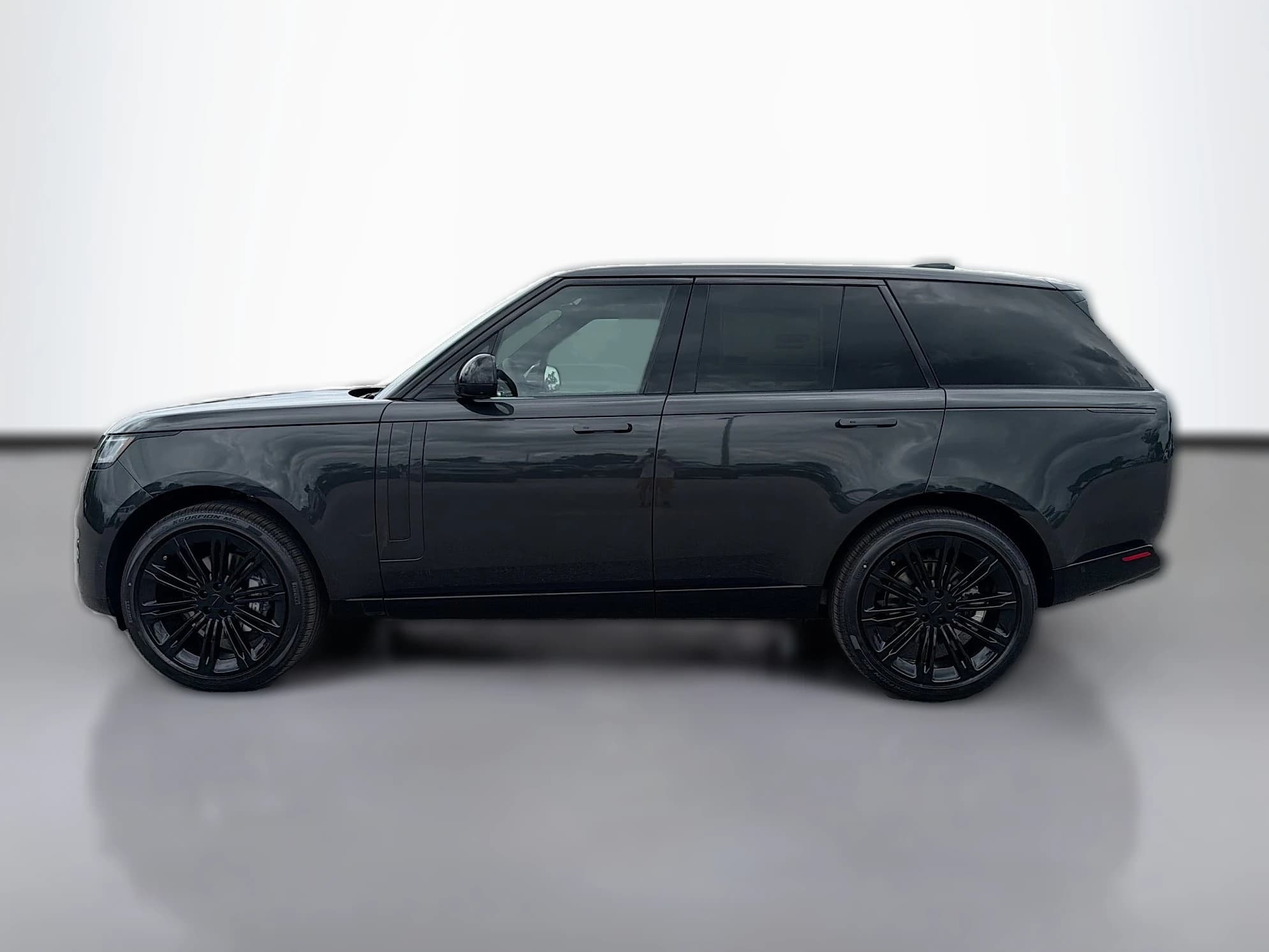 Land Rover Range Rover SE P400 SWB 2026 — side view