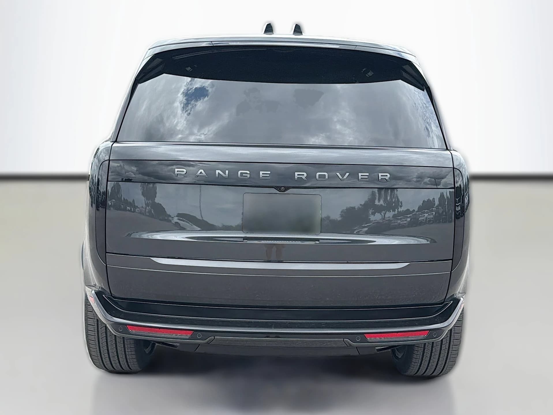 Land Rover Range Rover SE P400 SWB 2026 — side view