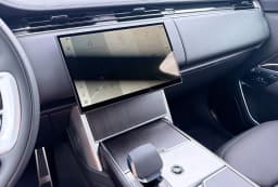 Land Rover Range Rover SE P400 SWB 2026 — side view
