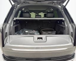 Land Rover Range Rover SE P400 SWB 2026 — side view