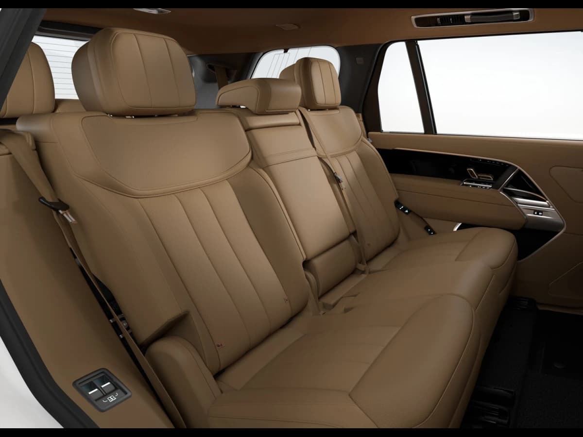 Land Rover Range Rover SE P400 LWB 7 Seat 2026 — side view