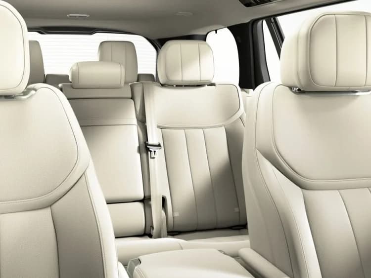 Land Rover Range Rover SE P400 LWB 7 Seat 2027 — side view