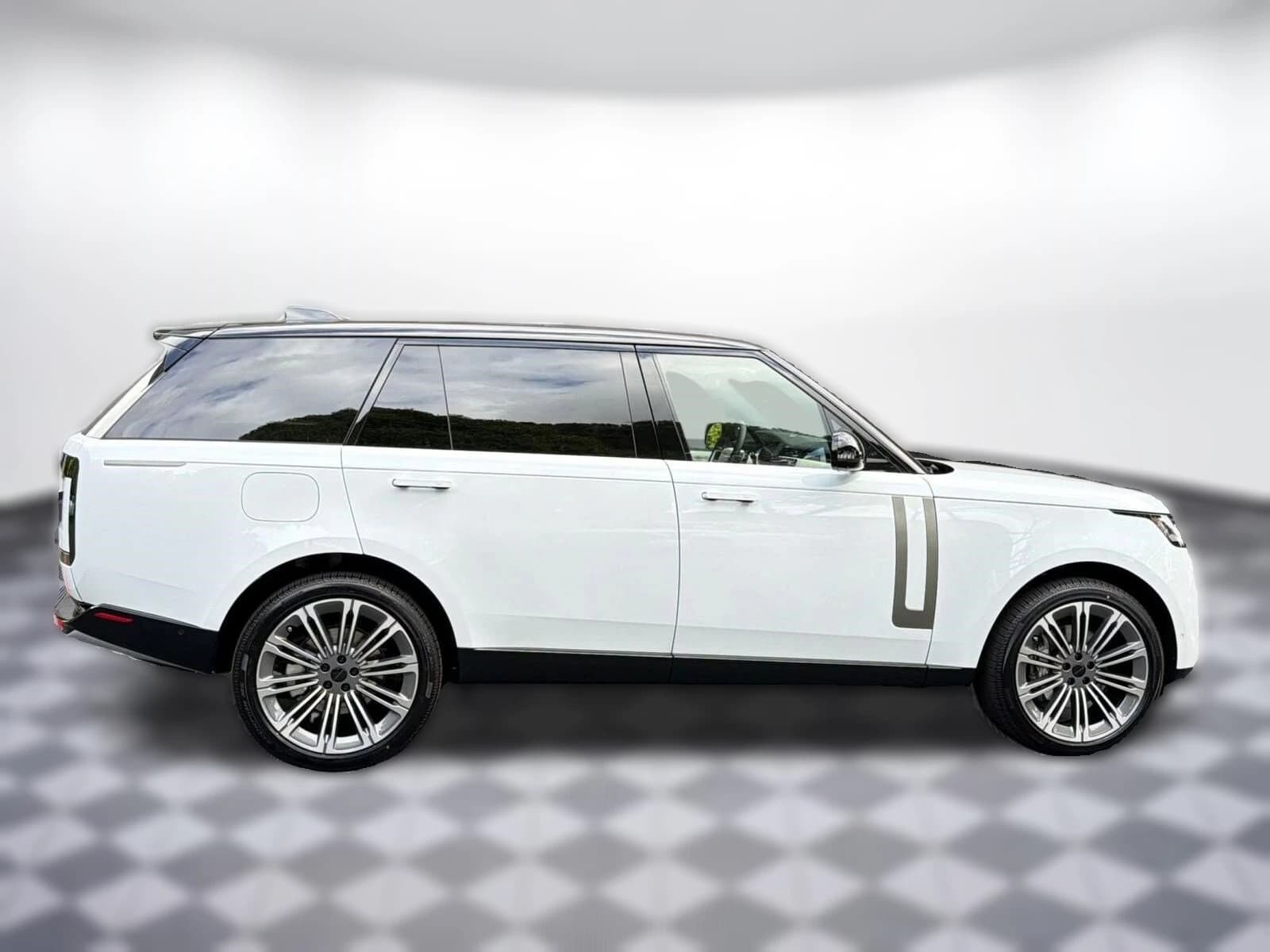 Land Rover Range Rover SE P400 LWB 7 Seat 2026 — side view