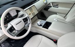 Land Rover Range Rover SV P615 SWB 2026 — side view